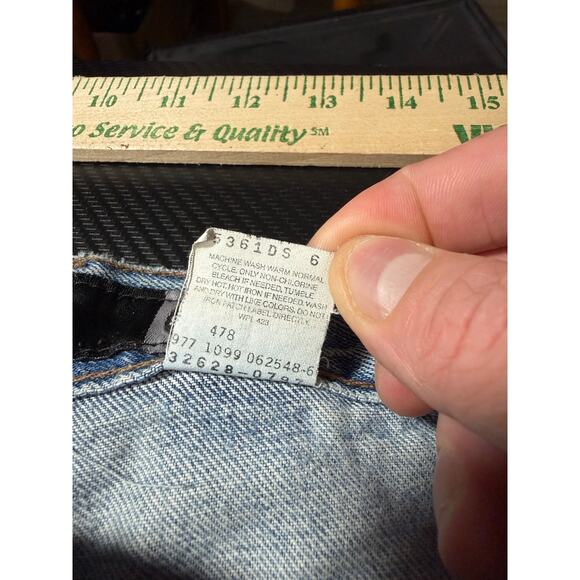 Vintage 90s Levi’s Silvertab Denim Shorts Baggy Distressed Light Wash Size 30 - Picture 5 of 16